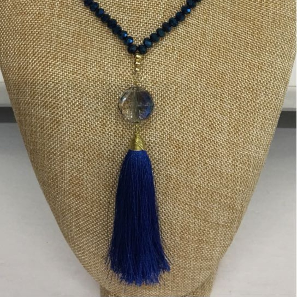 Women's Neclace Set- NEW!